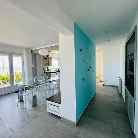 Vila Demeure Renovee Front De