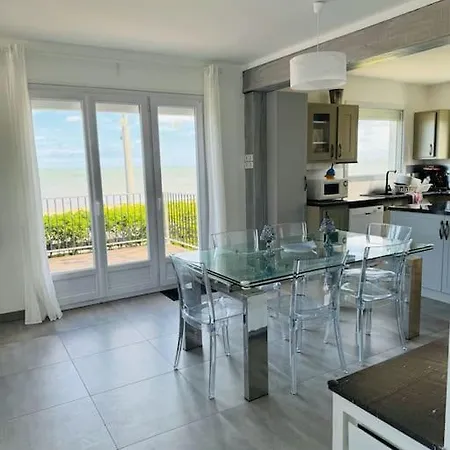 Demeure Renovee Front De Villa Courseulles-sur-Mer