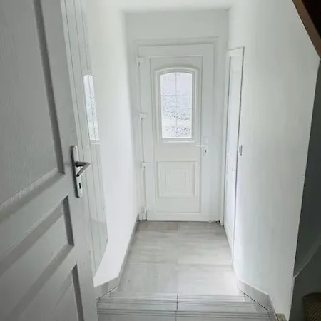 Vila Demeure Renovee Front De *