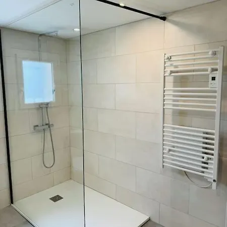 Vila Demeure Renovee Front De *