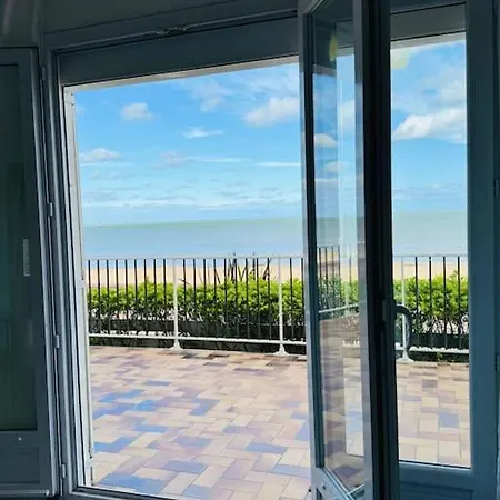 Vila Demeure Renovee Front De Courseulles-sur-Mer