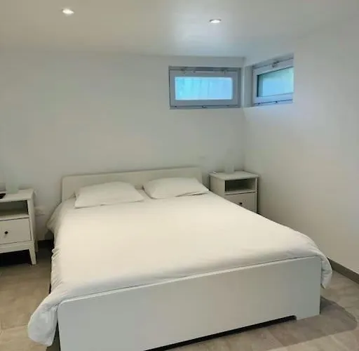 Demeure Renovee Front De