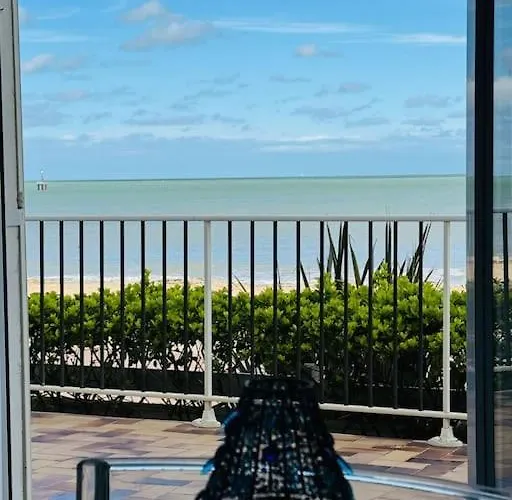 Villa Demeure Renovee Front De *