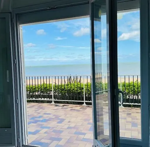 Villa Demeure Rénovée Front De Courseulles-sur-Mer