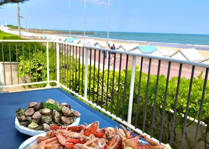 Demeure Renovee Front De Villa *